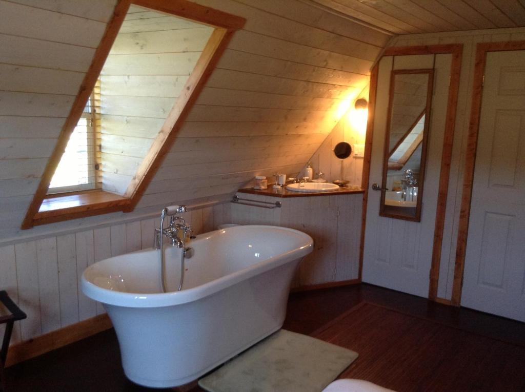 Couette-café Et Centre De Santé Au Coin De La Berge B&b&wellness Centre 3*